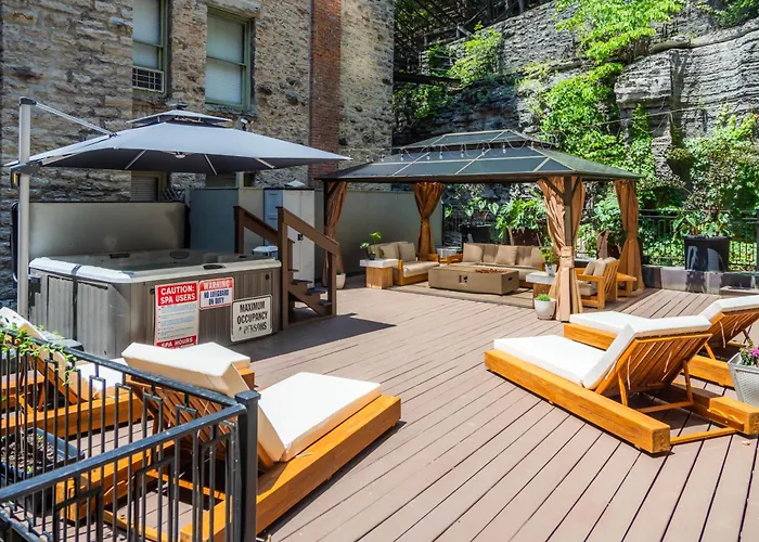 1905 Basin Park Hotel